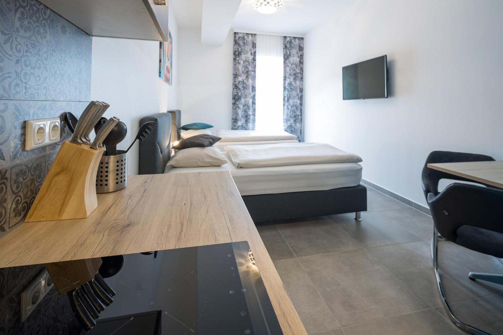 Motel24Seven บรุคอันเดอร์มัวร์ ภายนอก รูปภาพ